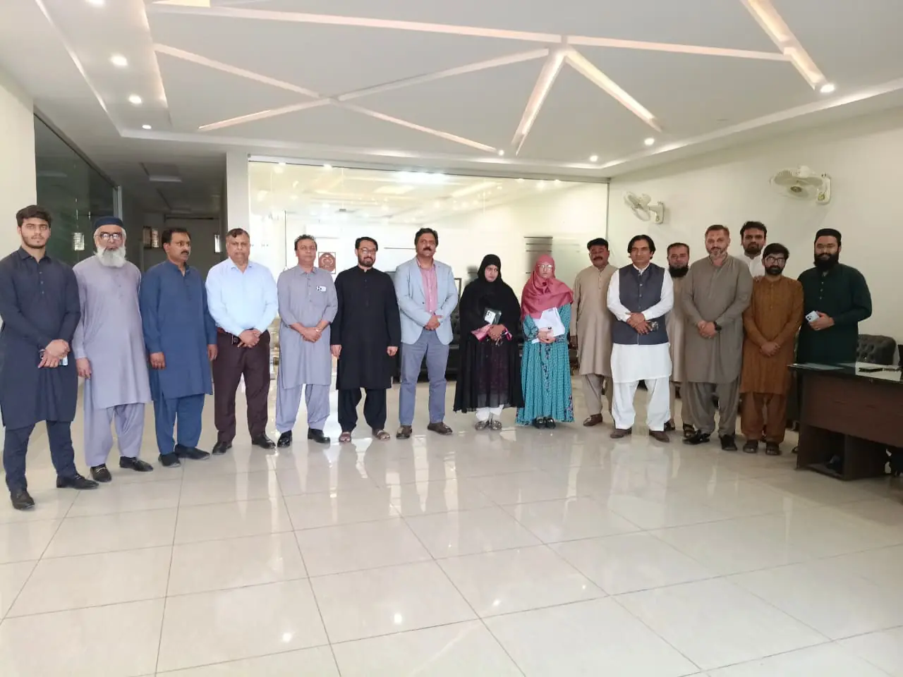 aziz-ur-rehman-with-chiniot-furniture-market-association-and-chiniot-chamber-of-commerce-and-industry-and-TEVTA-RD-team.
