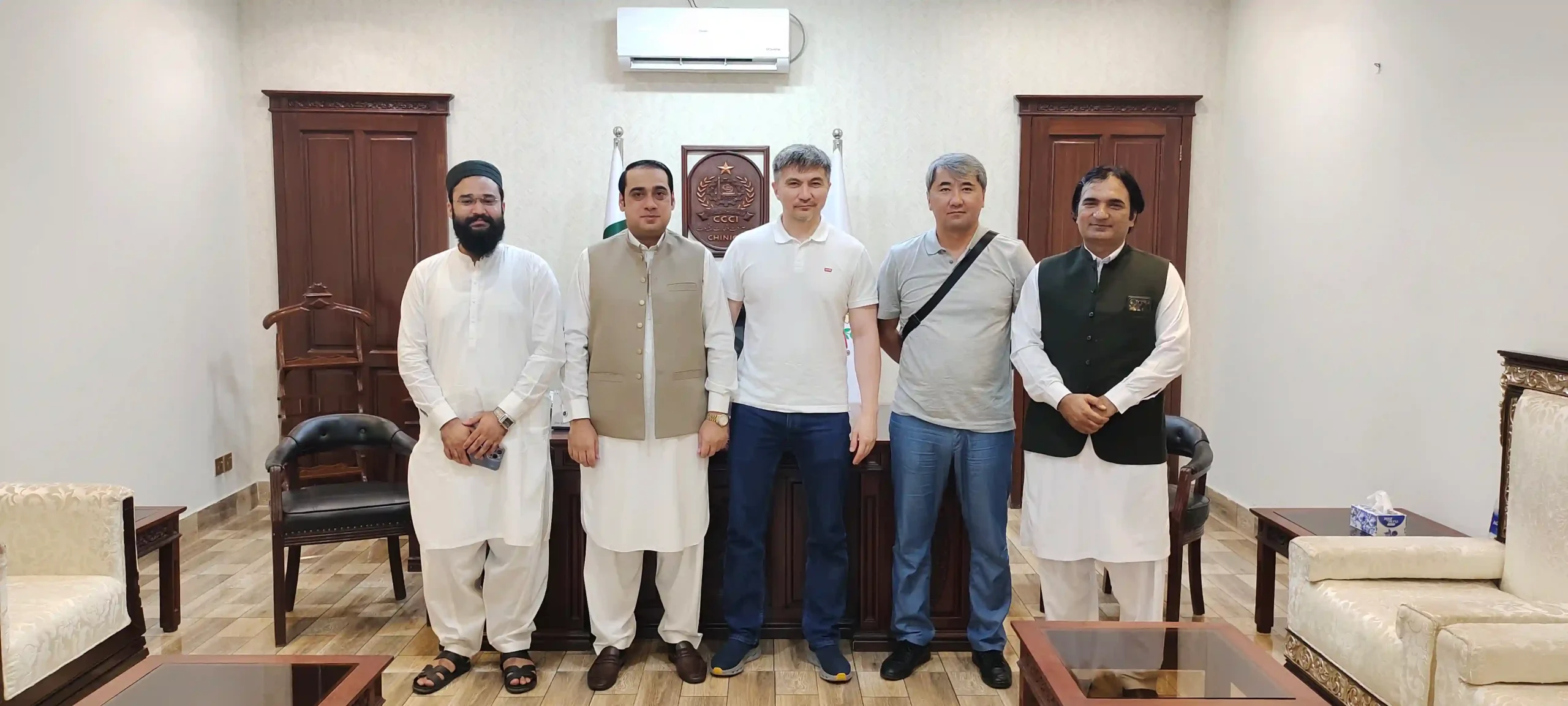 haq bahoo furniture executive member of chiniot chamber of commerce and industry along with hafiz ammar sectrery general ccci president Fahad naeem fakhri and Danish naeem fakhri ex president welcome kazakhstan ambassador Yerzhan astafin